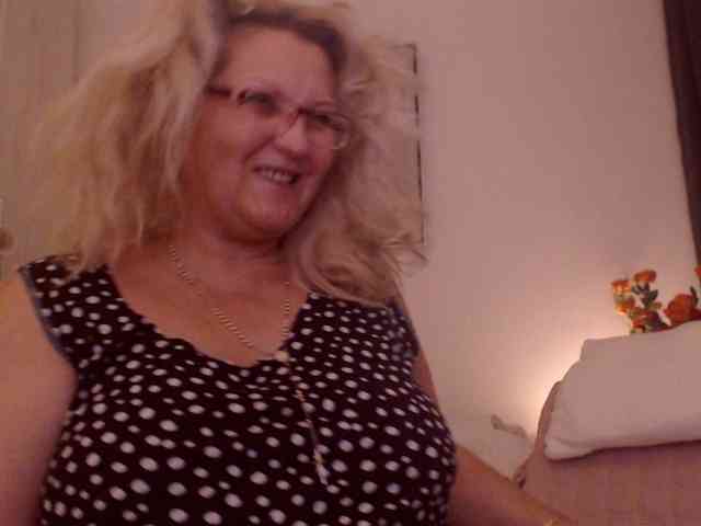 Angel_Dm_Milf webcam