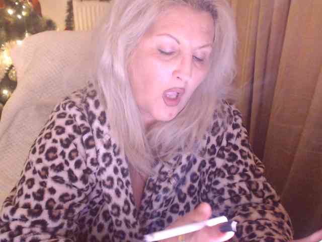 Angel_Dm_Milf webcam