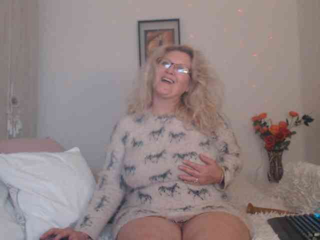 Angel_Dm_Milf webcam