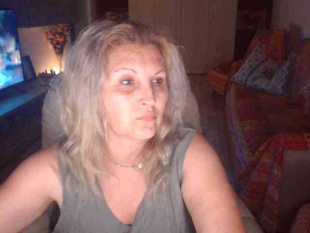 Angel_Dm_Milf webcam