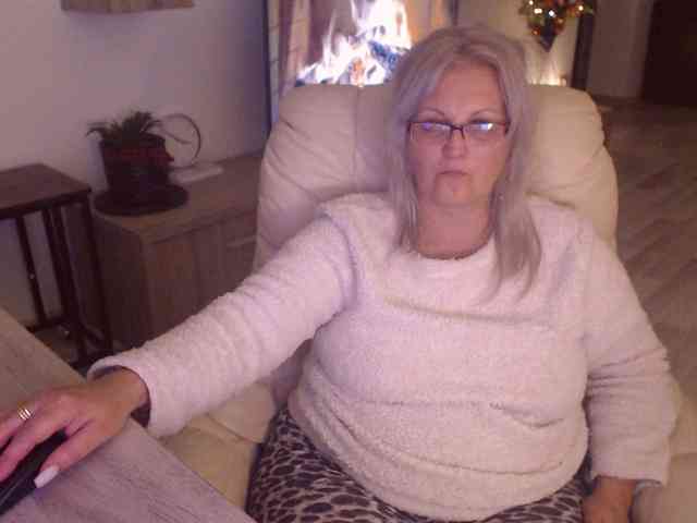Angel_Dm_Milf webcam