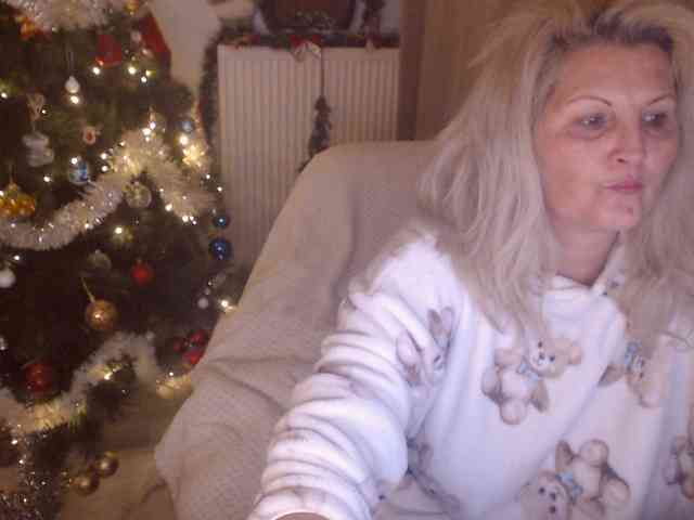 Angel_Dm_Milf webcam