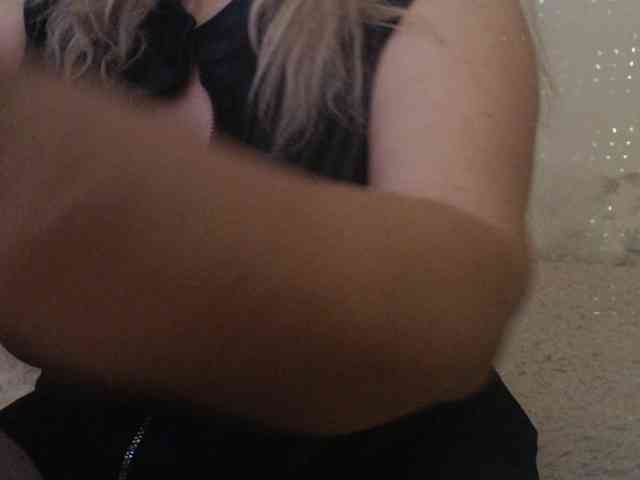 Angel_Dm_Milf webcam