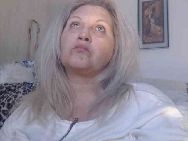 Angel_Dm_Milf webcam