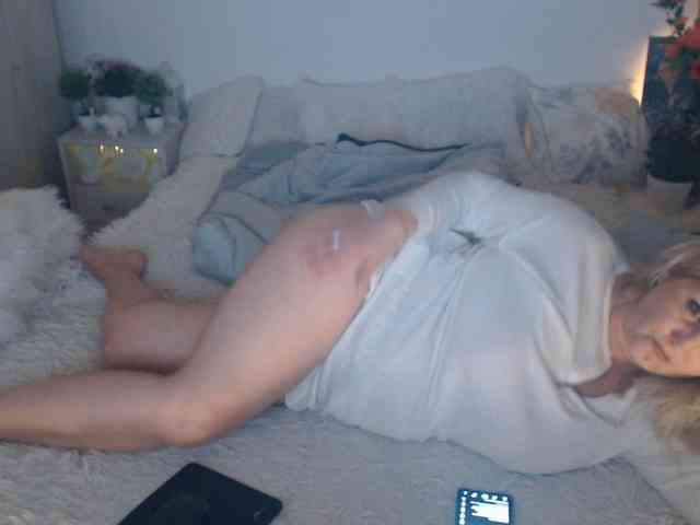 Angel_Dm_Milf webcam