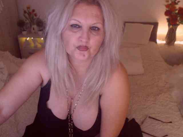 Angel_Dm_Milf webcam