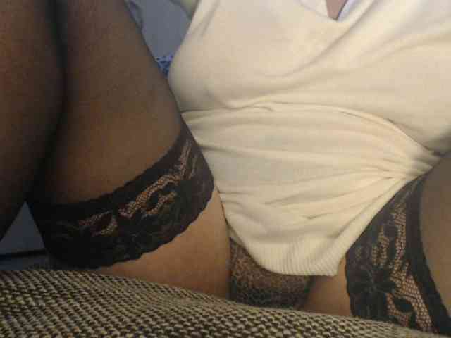 Angel_Dm_Milf webcam