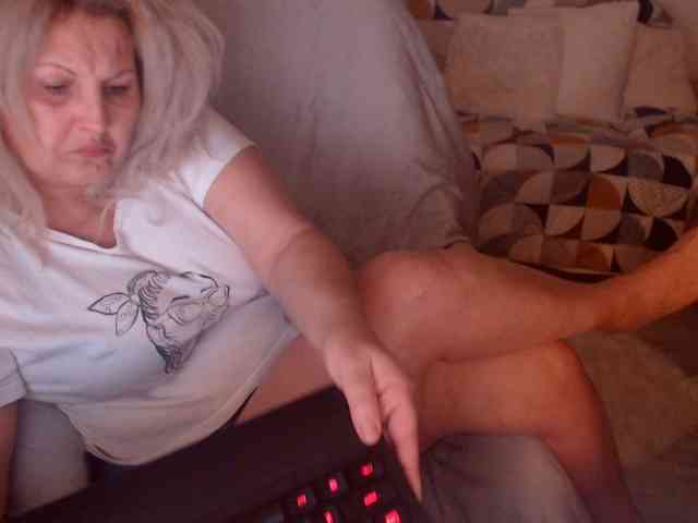 Angel_Dm_Milf webcam