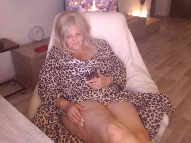 Angel_Dm_Milf webcam