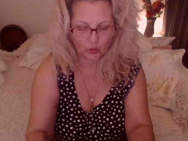 Angel_Dm_Milf webcam