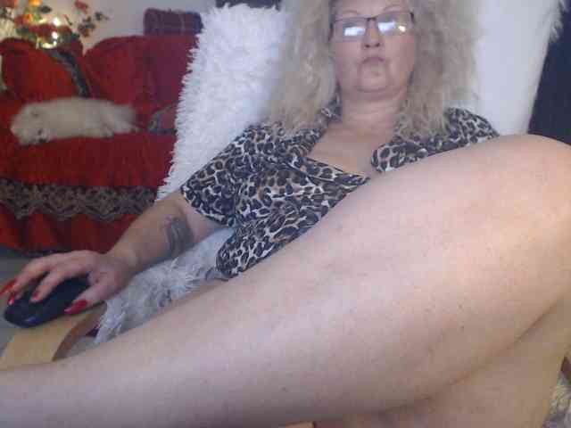 Angel_Dm_Milf webcam