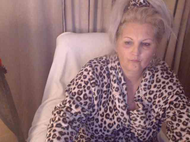 Angel_Dm_Milf webcam