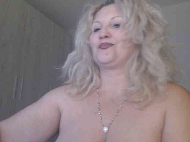 Angel_Dm_Milf webcam