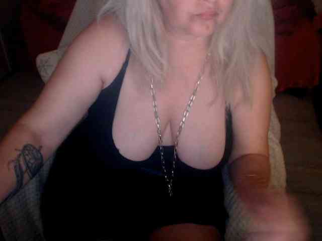 Angel_Dm_Milf webcam