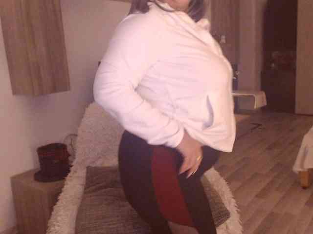 Angel_Dm_Milf webcam