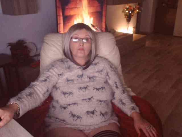 Angel_Dm_Milf webcam