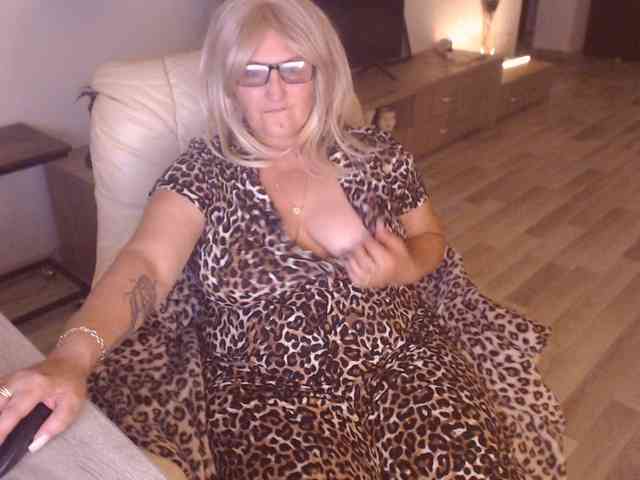 Angel_Dm_Milf webcam