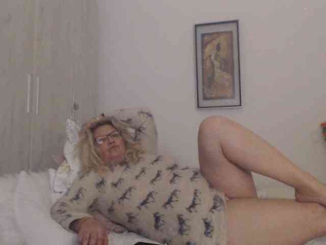 Angel_Dm_Milf webcam