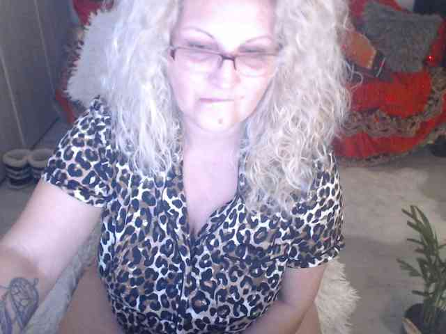 Angel_Dm_Milf webcam