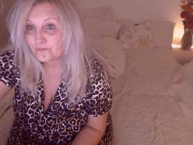 Angel_Dm_Milf webcam