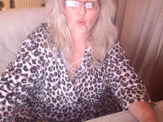 Angel_Dm_Milf webcam