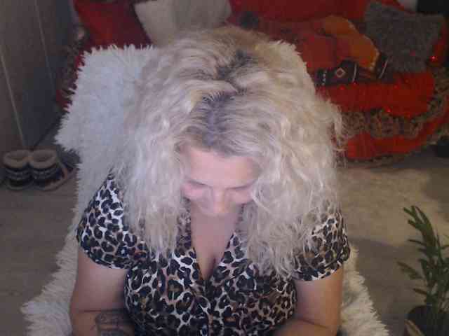 Angel_Dm_Milf webcam