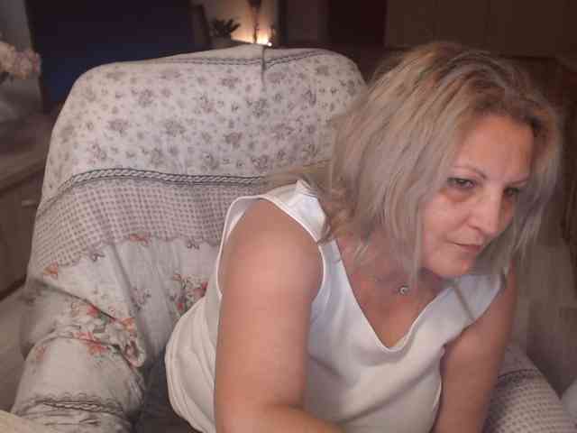 Angel_Dm_Milf webcam