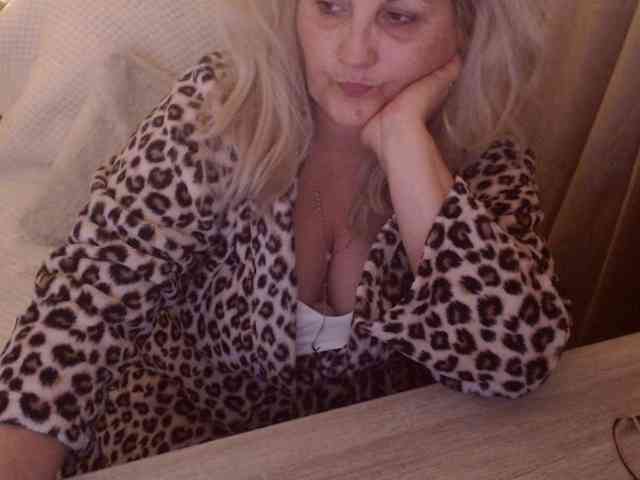 Angel_Dm_Milf webcam