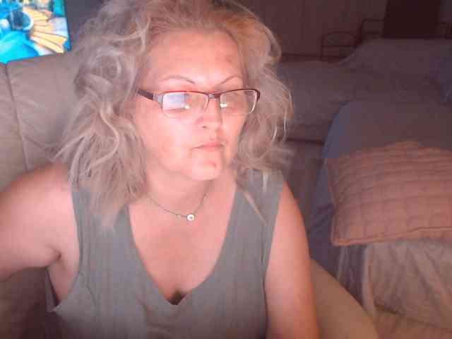 Angel_Dm_Milf webcam