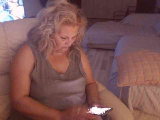 Angel_Dm_Milf webcam