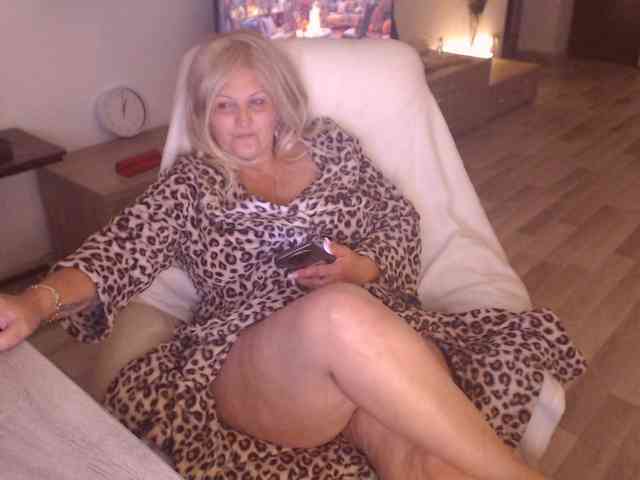 Angel_Dm_Milf webcam