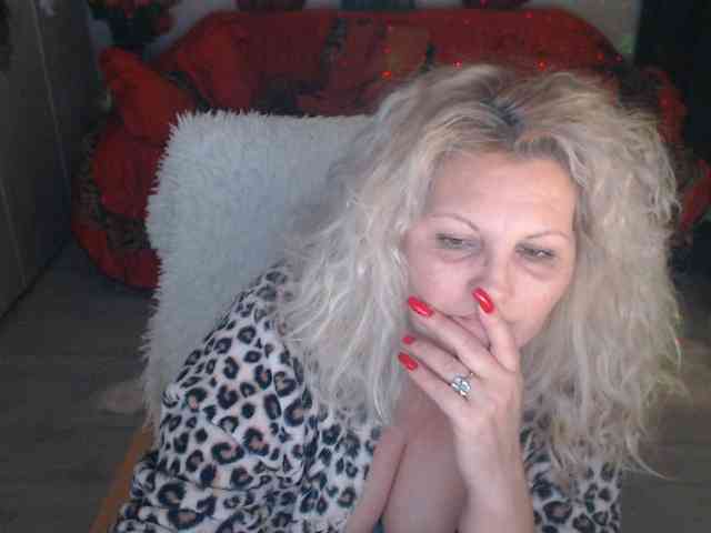 Angel_Dm_Milf webcam