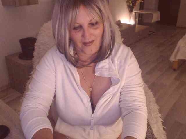 Angel_Dm_Milf webcam
