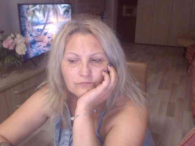 Angel_Dm_Milf webcam