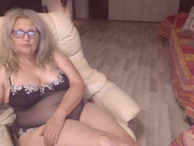 Angel_Dm_Milf webcam