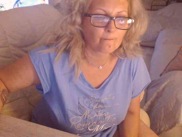 Angel_Dm_Milf webcam