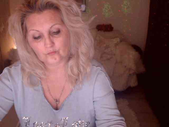 Angel_Dm_Milf webcam