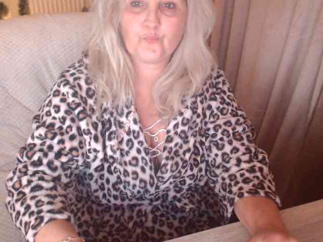 Angel_Dm_Milf webcam