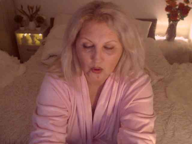 Angel_Dm_Milf webcam