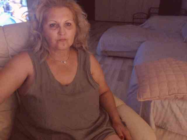 Angel_Dm_Milf webcam