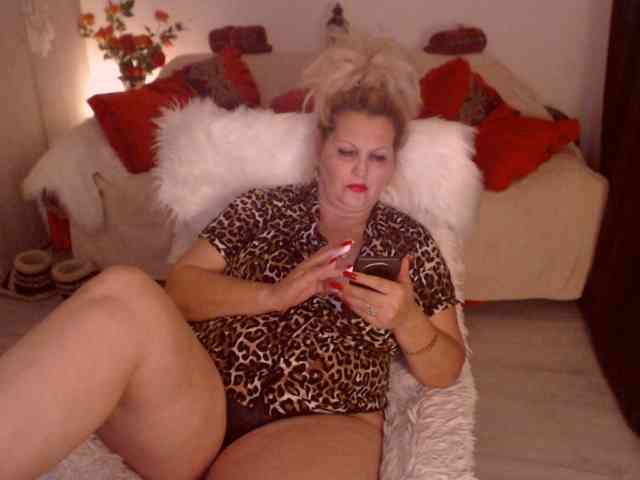 Angel_Dm_Milf webcam