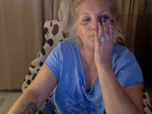 Angel_Dm_Milf webcam