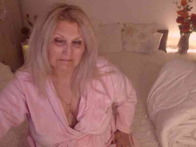 Angel_Dm_Milf webcam