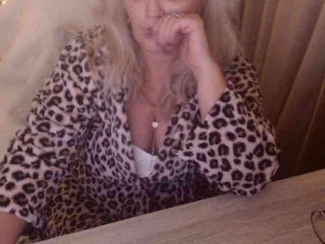 Angel_Dm_Milf webcam