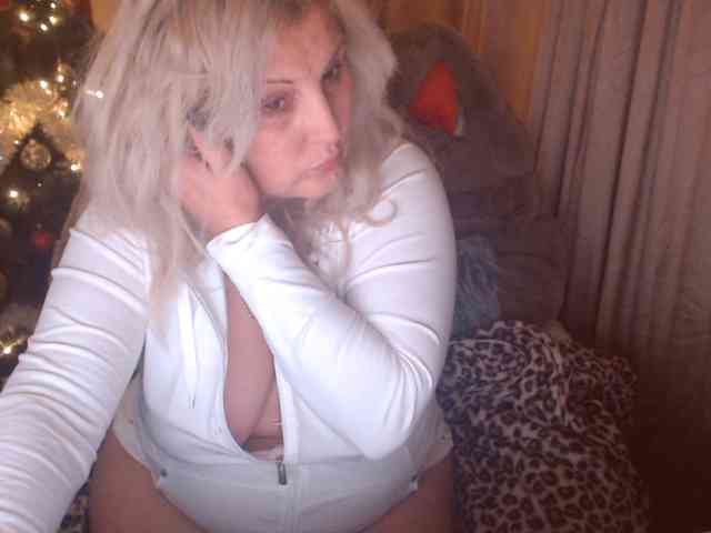 Angel_Dm_Milf webcam