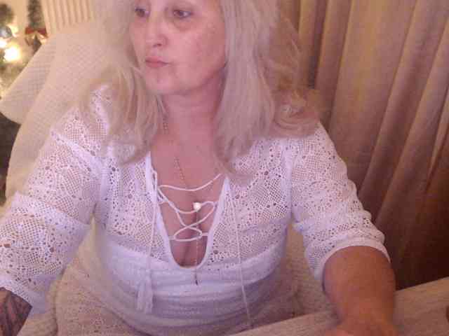 Angel_Dm_Milf webcam