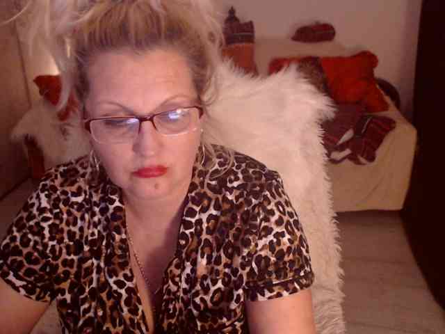 Angel_Dm_Milf webcam