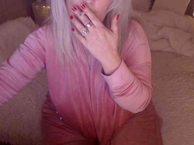 Angel_Dm_Milf webcam