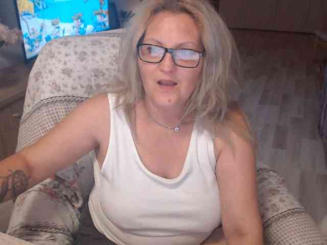 Angel_Dm_Milf webcam