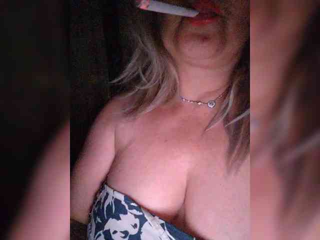 Angel_Dm_Milf webcam